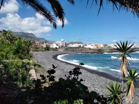 Apartment for sale in  La Caleta de Interián, Spain - TR-2852