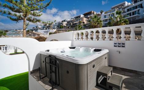 Townhouse for sale in  Ocean View, Costa Adeje, Spain - TR-2679