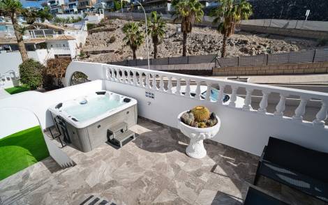 Townhouse for sale in  Ocean View, Costa Adeje, Spain - TR-2679
