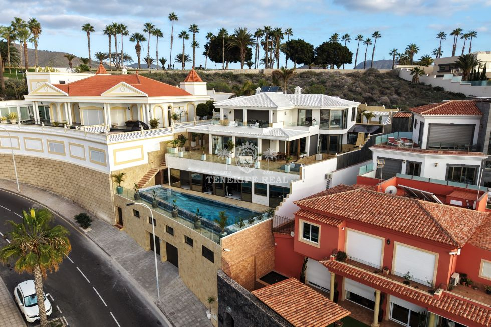 Villa for sale in  Costa Adeje, Spain - TR-2864