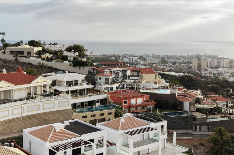 Villa for sale in  Costa Adeje, Spain - TR-2864