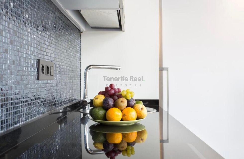 Flat/apartment for sale in  Orlando, Playa de Fañabe, Španělsko - TR-3052