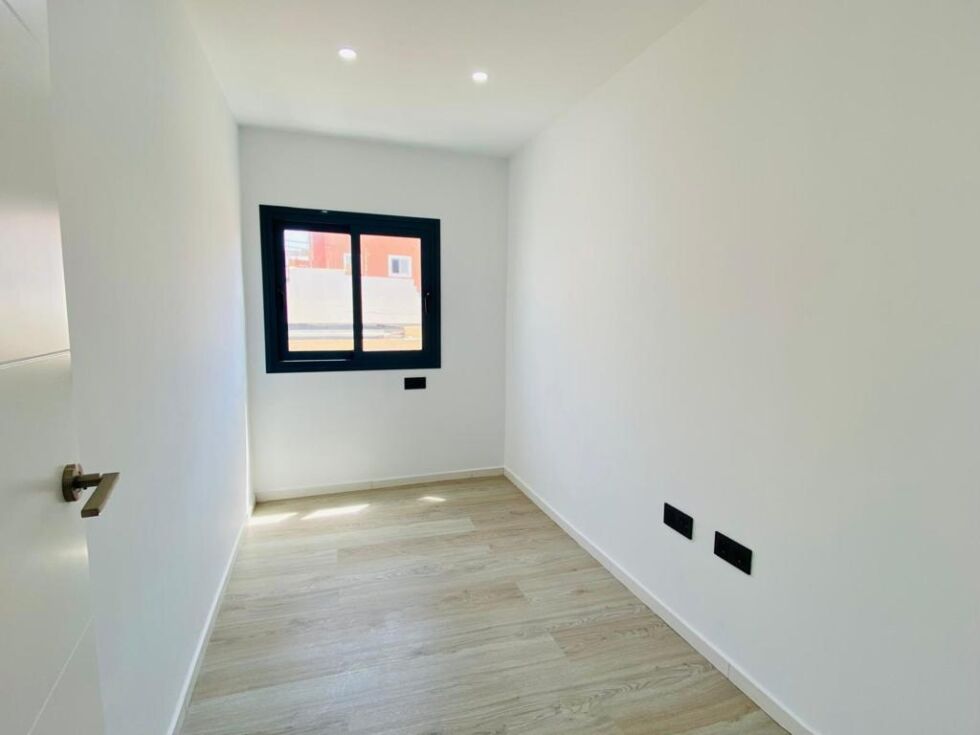 Flat/apartment for sale in  Los Abrigos, Spain - trc-3046