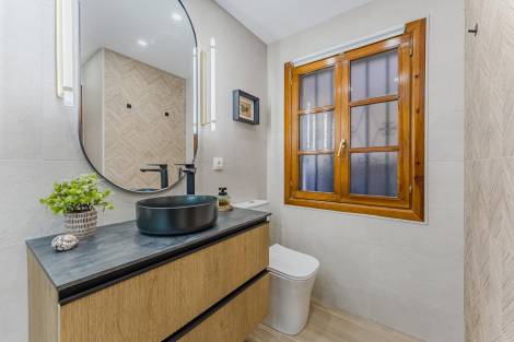 Flat/apartment for sale in  Windsor Park, San Eugenio Alto, España - TR-2817