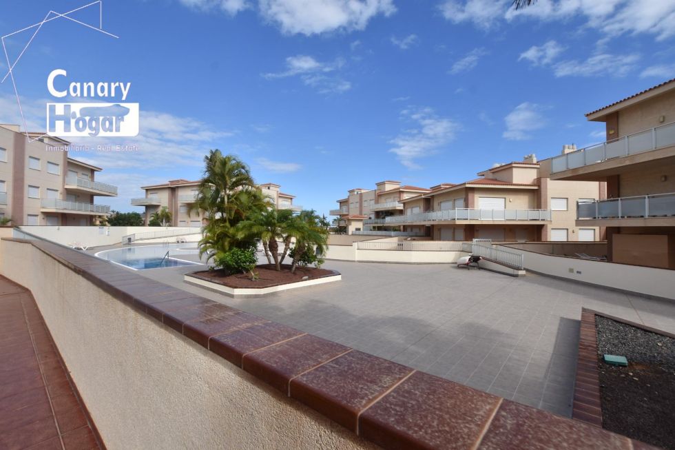 Flat for sale in  Amarilla Golf, Spain - 055441