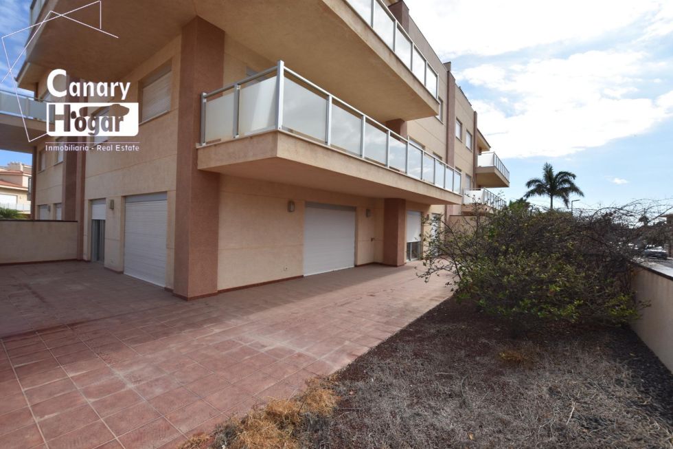 Flat for sale in  Amarilla Golf, Spain - 055461