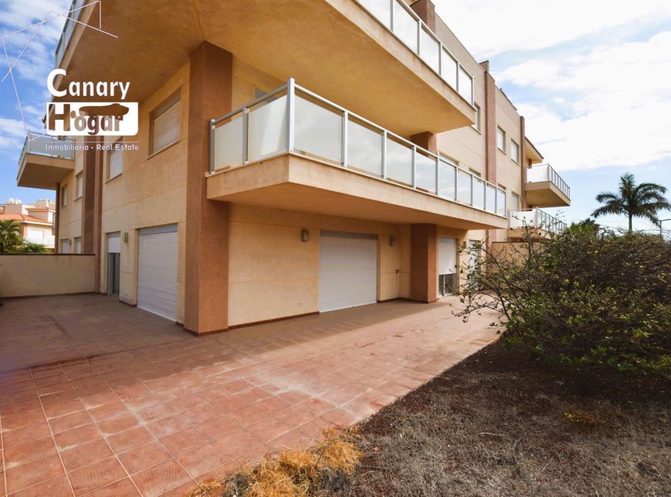 Flat for sale in  Amarilla Golf, Spain - 055461