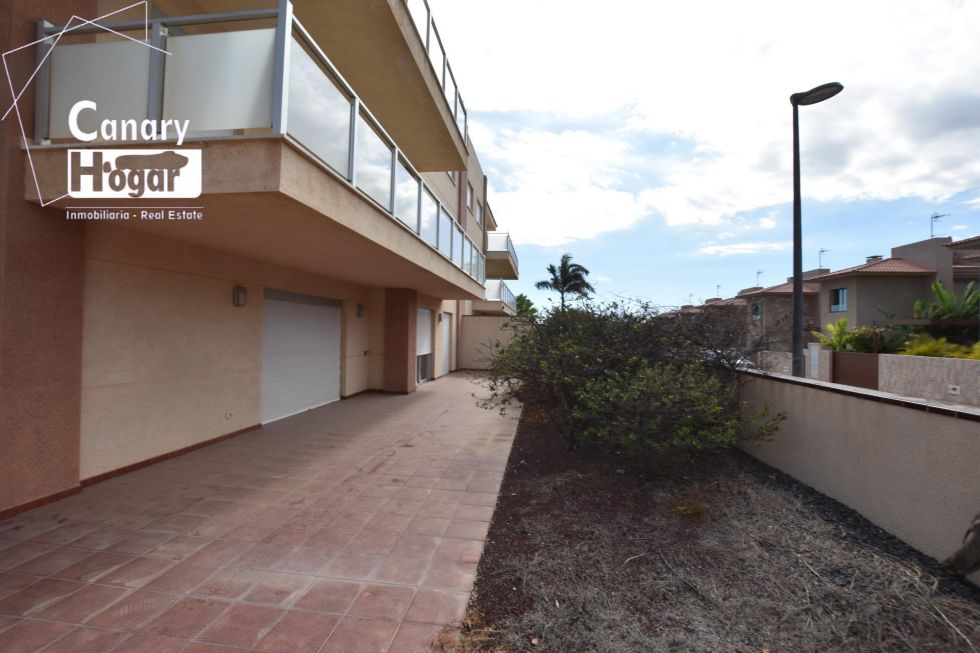 Flat for sale in  Amarilla Golf, Spain - 055461