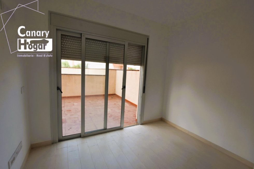 Flat for sale in  Amarilla Golf, Spain - 055461