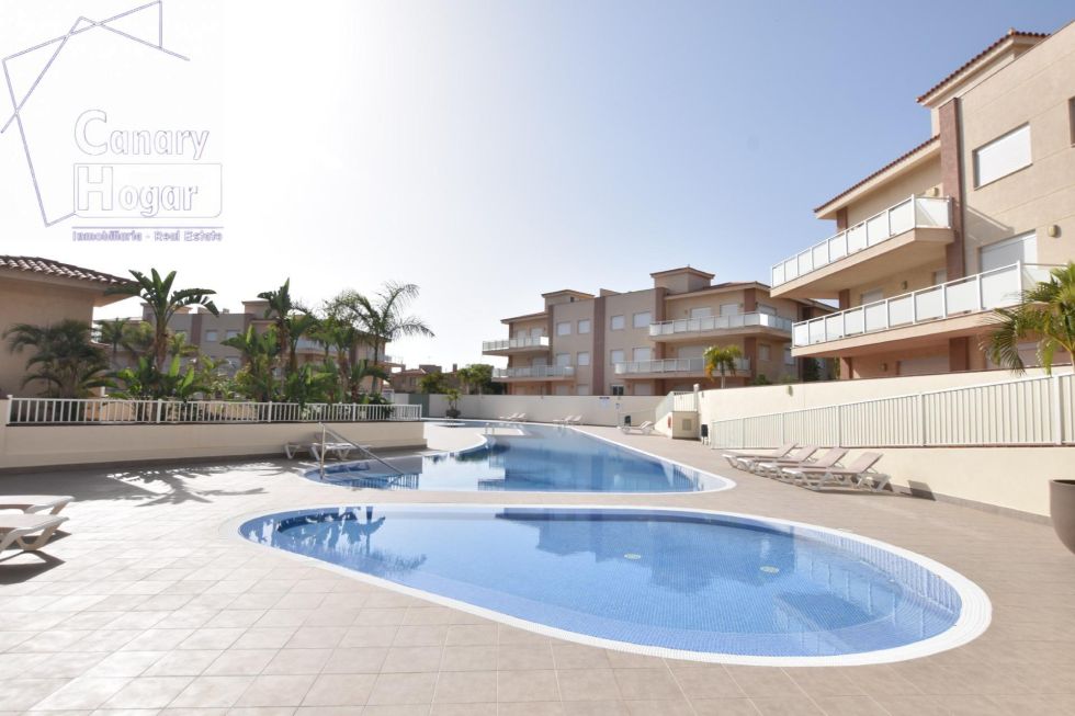 Flat for sale in  Amarilla Golf, Spain - 057661