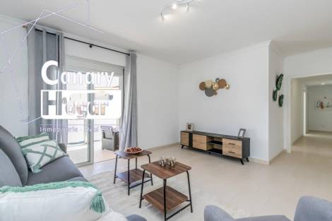 Flat for sale in  Amarilla Golf, Spain - 057981