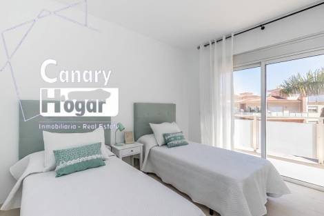 Flat for sale in  Amarilla Golf, Spain - 057981