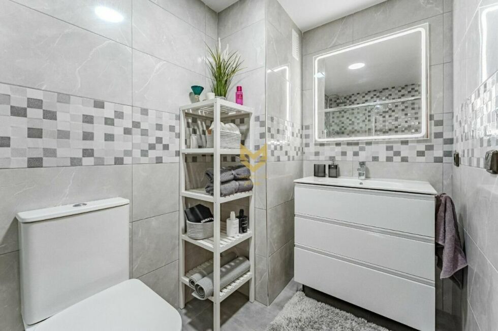 Flat for sale in  Arona, Spain - P00051