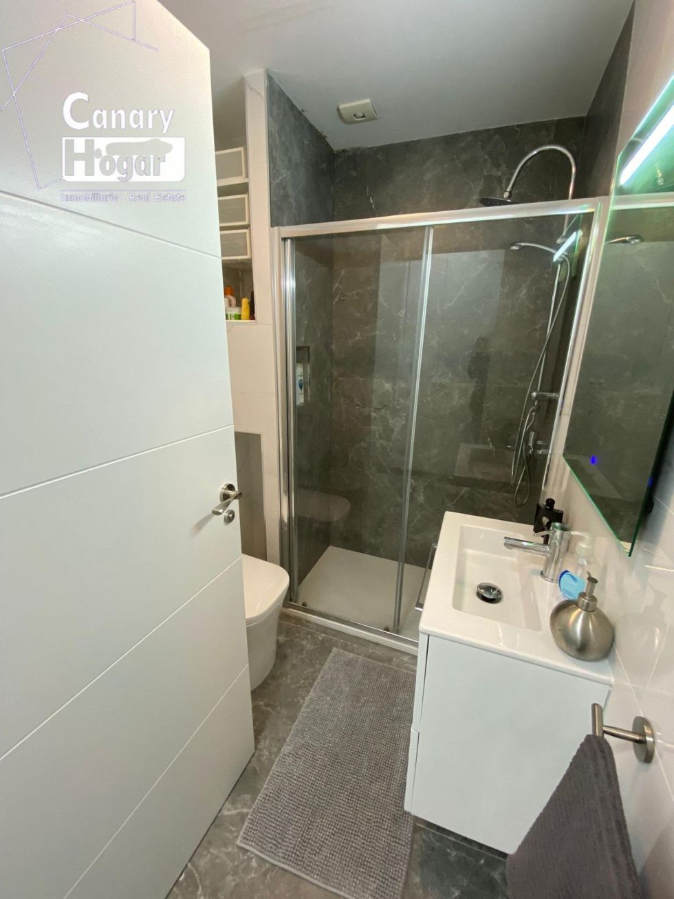 Flat for sale in  Chayofa, Spain - 052751