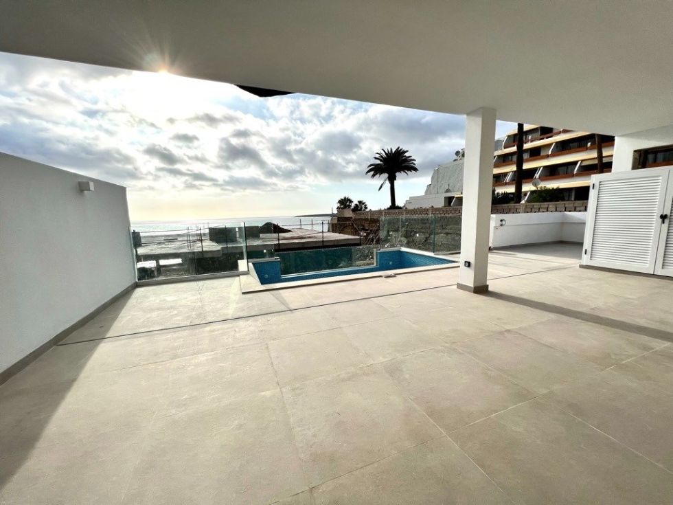 Flat for sale in  Costa del Silencio, Spain - 050861