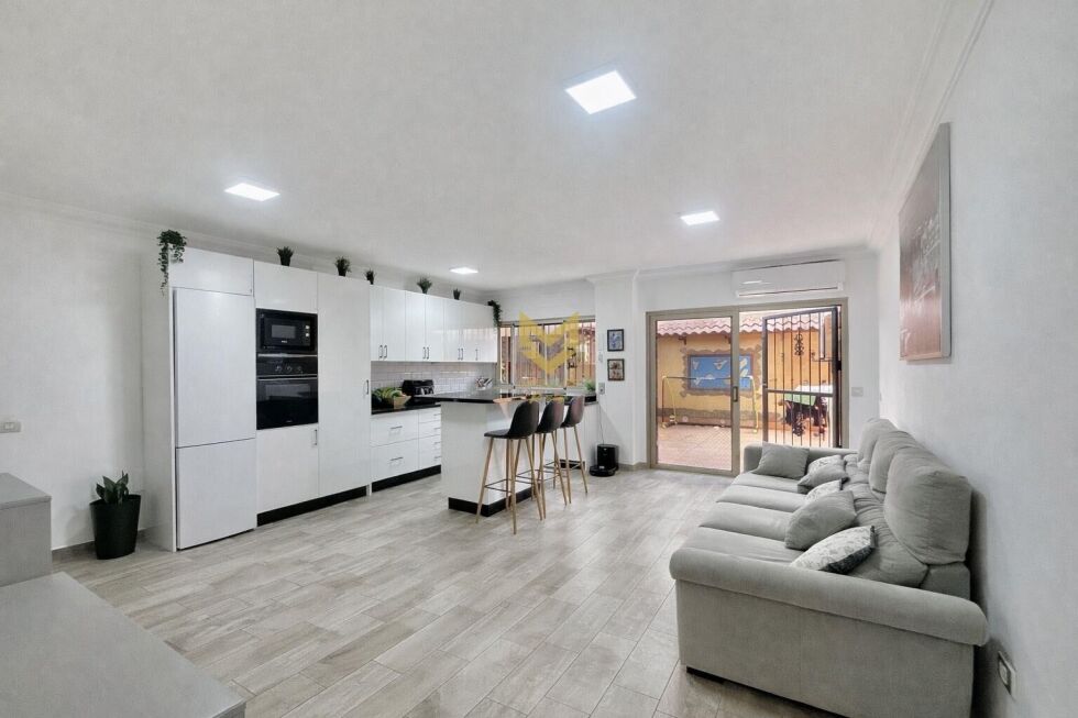 Flat for sale in  Guía de Isora, Spain - P00058