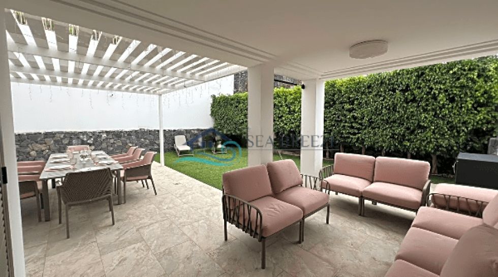 Flat for sale in  La Caleta, Spain - BES280