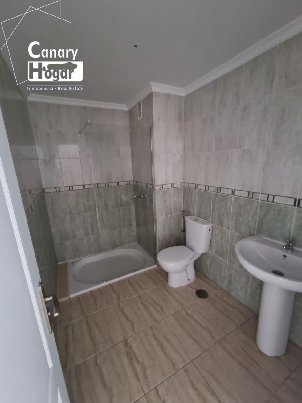 Flat for sale in  San Isidro, Spain - 055851