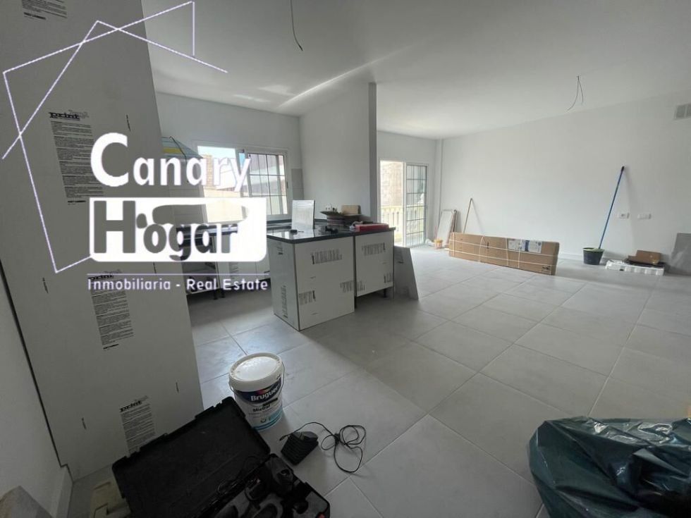 Flat for sale in  Alcalá, Spain - 052421