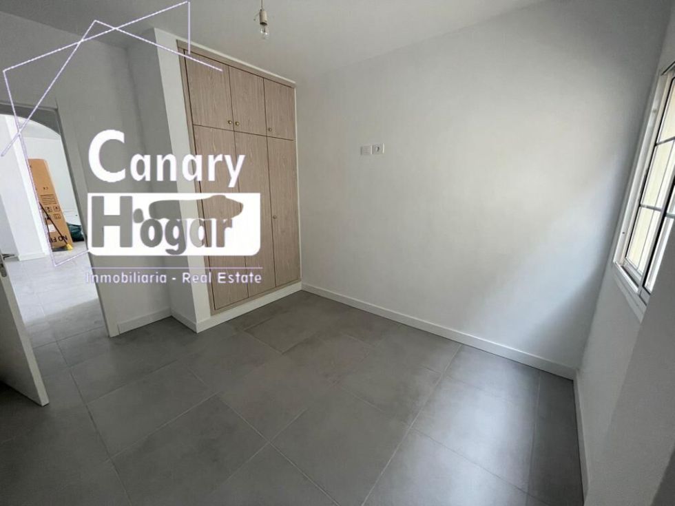 Flat for sale in  Alcalá, Spain - 052421