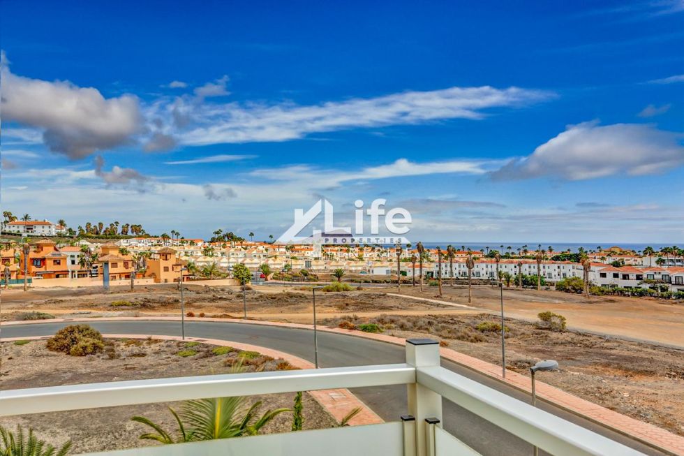 Flat for sale in  Oasis del Sur, Spain - AG-041124