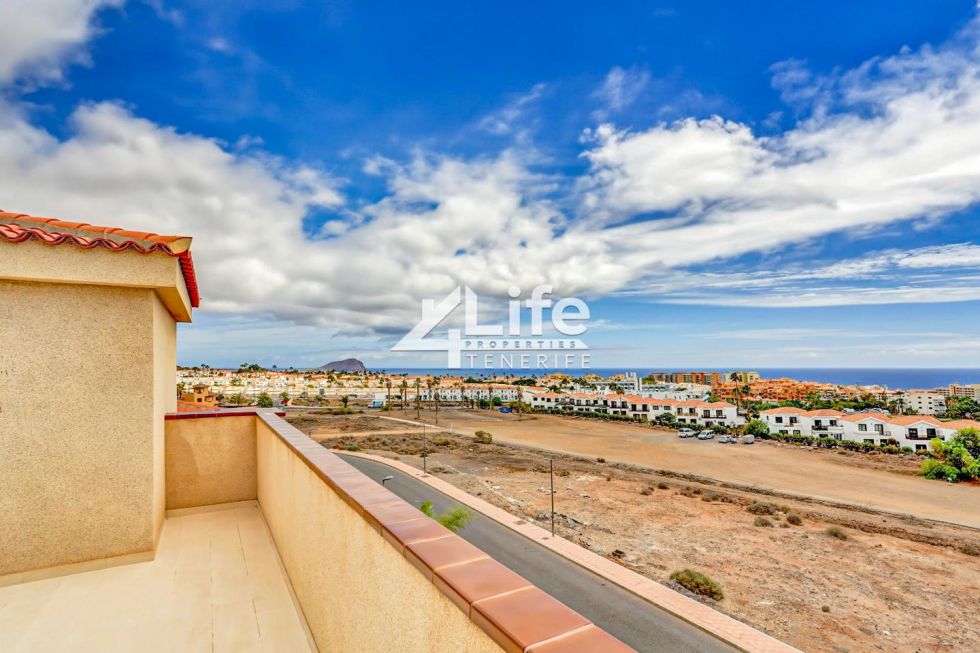 Flat for sale in  Oasis del Sur, Spain - AG-041124