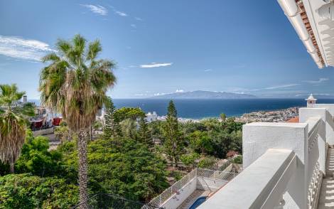 House for sale in  Costa Adeje, Spain - TR-2999