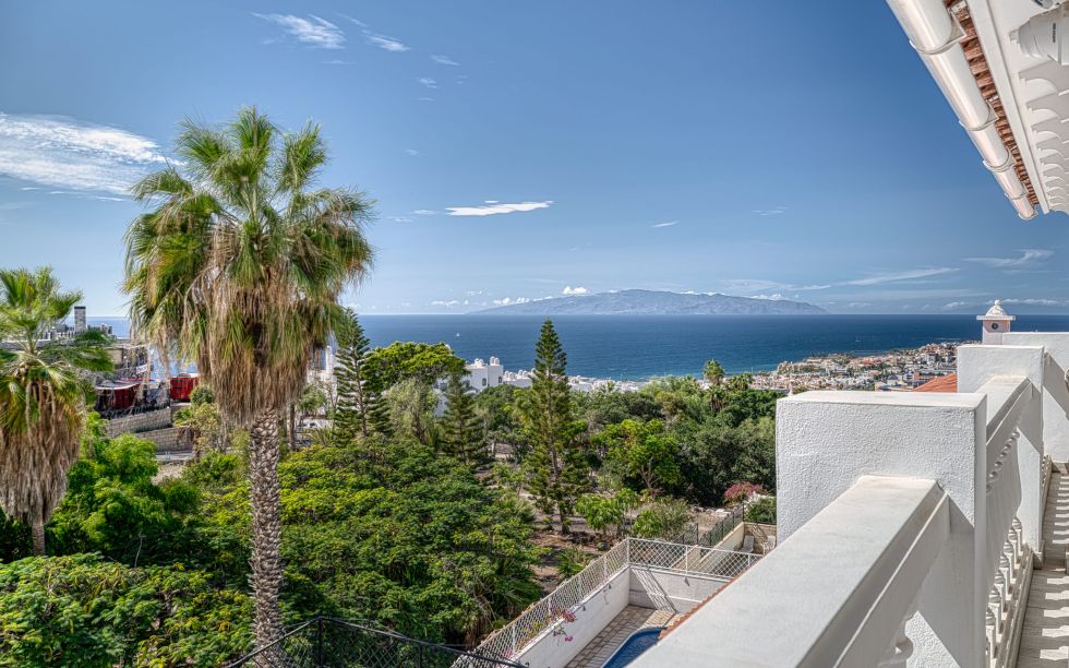 House for sale in  Costa Adeje, Spain - TR-2999