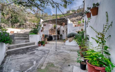 House for sale in  Villa de Arico, Spain - TR-3003