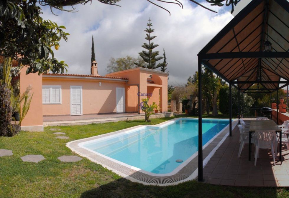 Independent house for sale in  Adeje, Spain - 039461