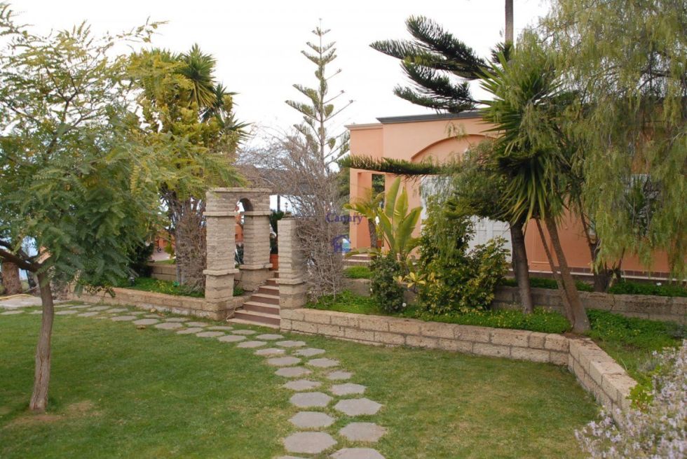 Independent house for sale in  Adeje, Spain - 039461