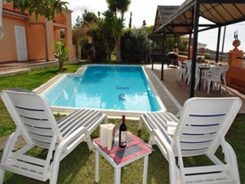 Independent house for sale in  Adeje, Spain - 039461