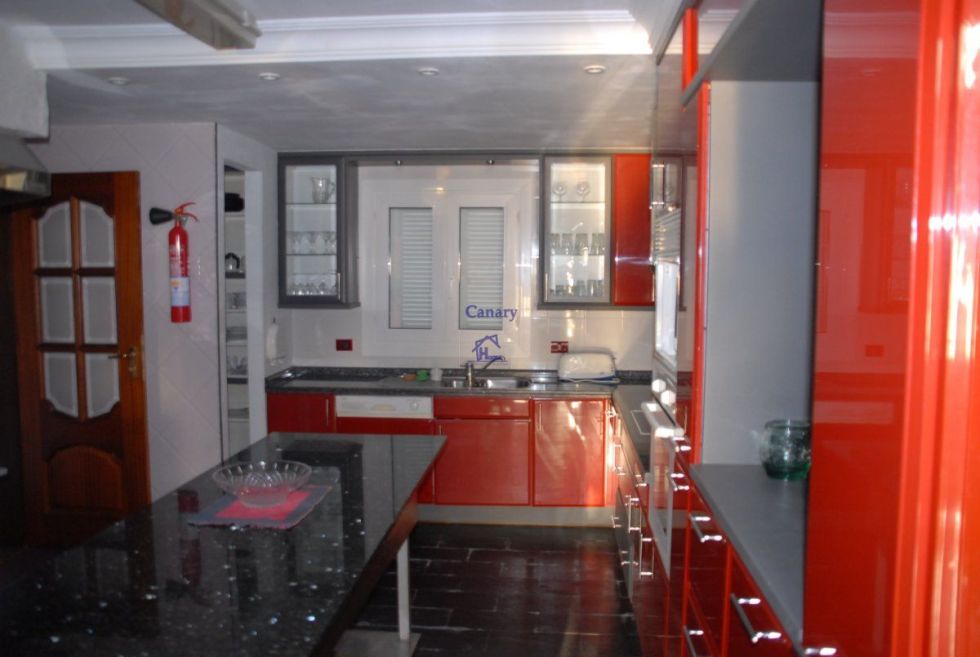 Independent house for sale in  Adeje, Spain - 039461