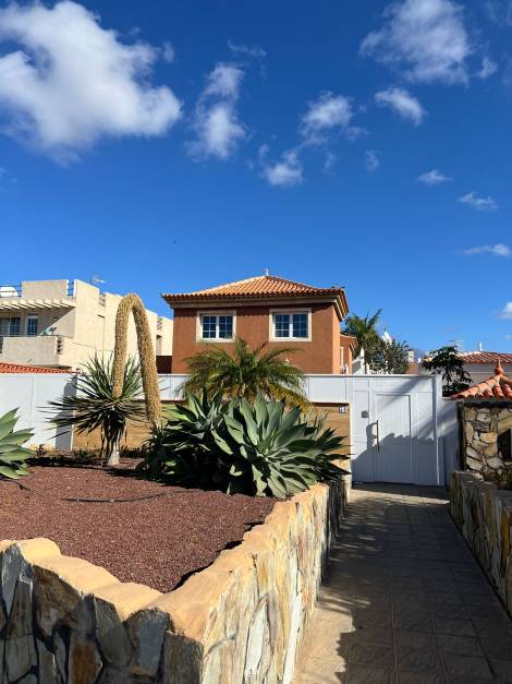 Independent house for sale in  Costa del Silencio, Spain - TR-2716