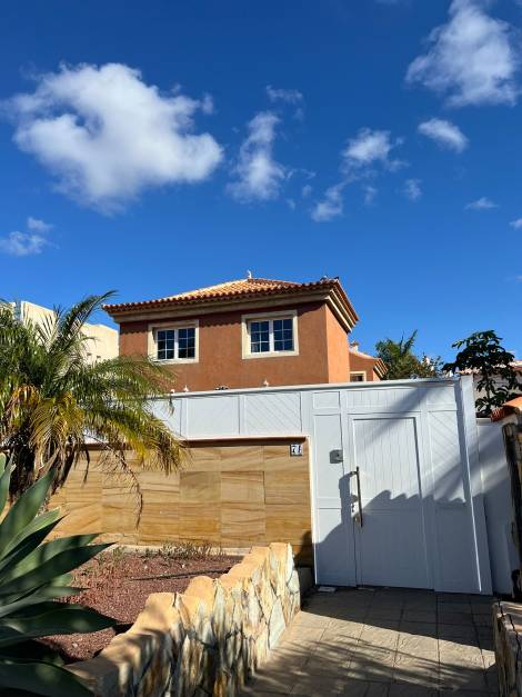 Independent house for sale in  Costa del Silencio, Spain - TR-2716