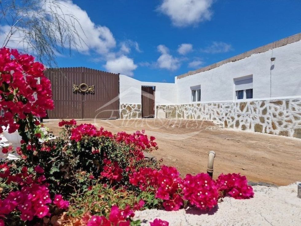 Independent house for sale in  Guía de Isora, Spain - 5229