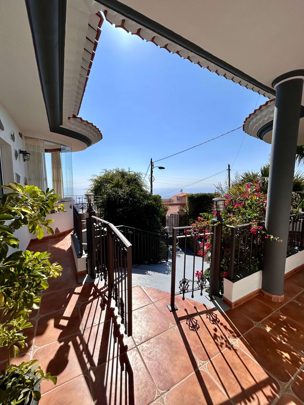 Villa for sale in  Barrio Los Menores, Spain - TR-2721