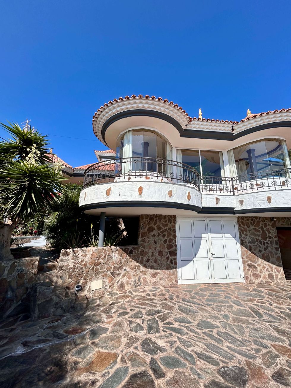 Villa for sale in  Barrio Los Menores, Spain - TR-2721