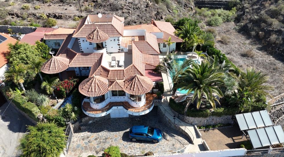 Villa for sale in  Barrio Los Menores, Spain - TR-2721