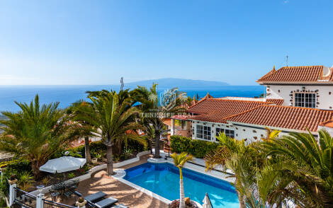 Villa for sale in  Barrio Los Menores, Spain - TR-2721