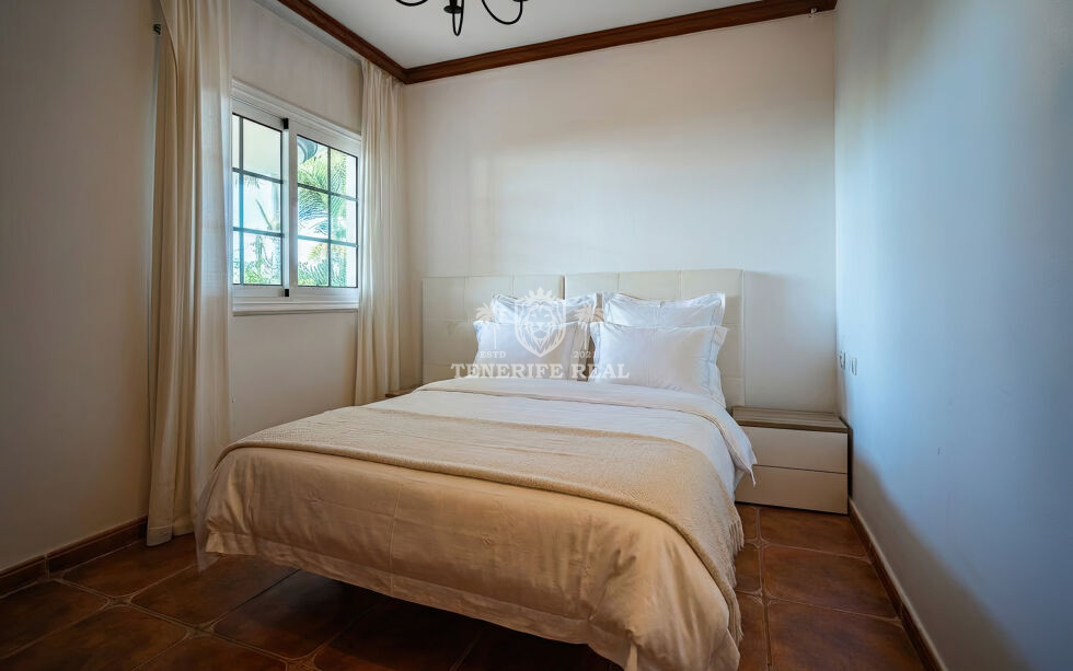 Villa for sale in  Barrio Los Menores, Spain - TR-2721