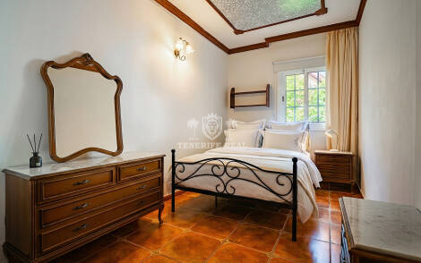 Villa for sale in  Barrio Los Menores, Spain - TR-2721