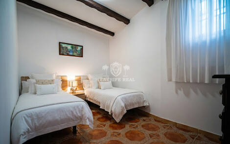 Villa for sale in  Barrio Los Menores, Spain - TR-2721