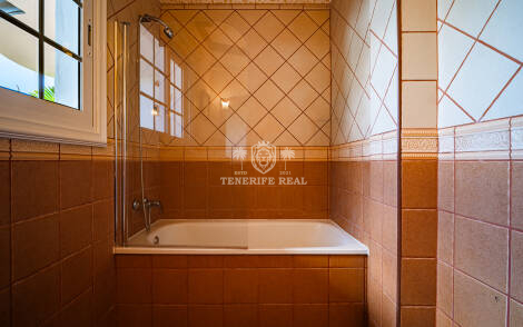 Villa for sale in  Barrio Los Menores, Spain - TR-2721