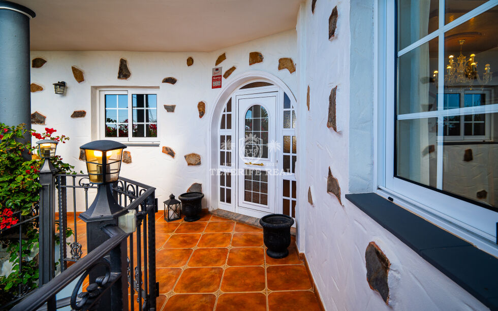 Villa for sale in  Barrio Los Menores, Spain - TR-2721