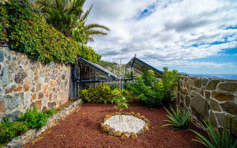 Villa for sale in  Barrio Los Menores, Spain - TR-2721