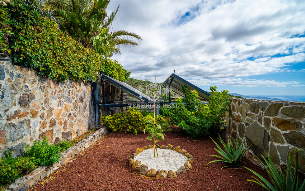 Villa for sale in  Barrio Los Menores, Spain - TR-2721