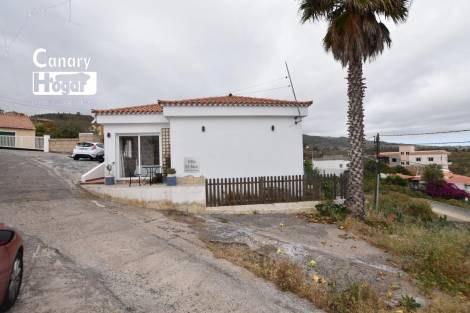 Independent house for sale in  El Frontón, Spain - 050011