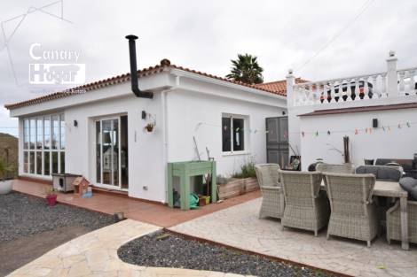 Independent house for sale in  El Frontón, Spain - 050011