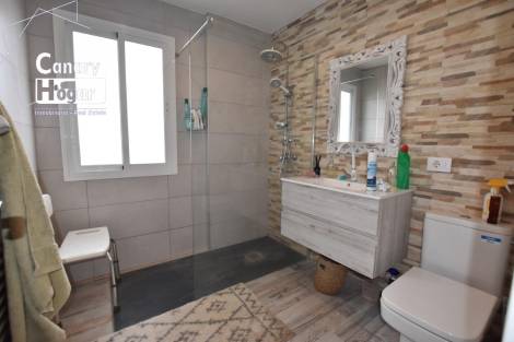 Independent house for sale in  El Frontón, Spain - 050011